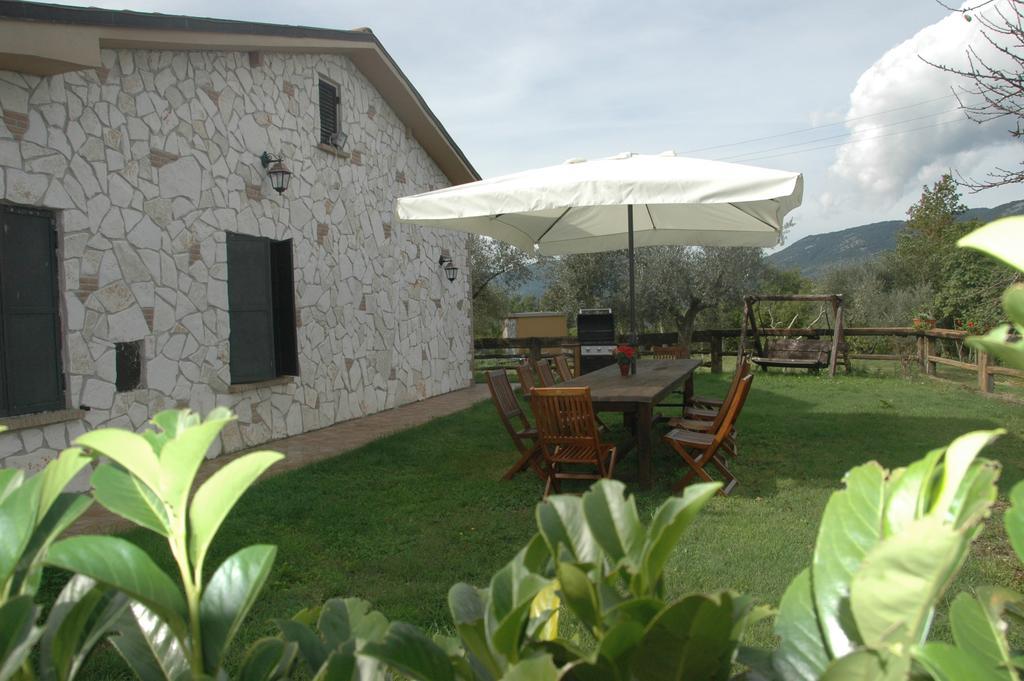 Chalet Dei Parchi Bed & Breakfast Saracinesco Exterior photo